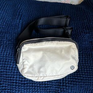 Lululemon bum bag